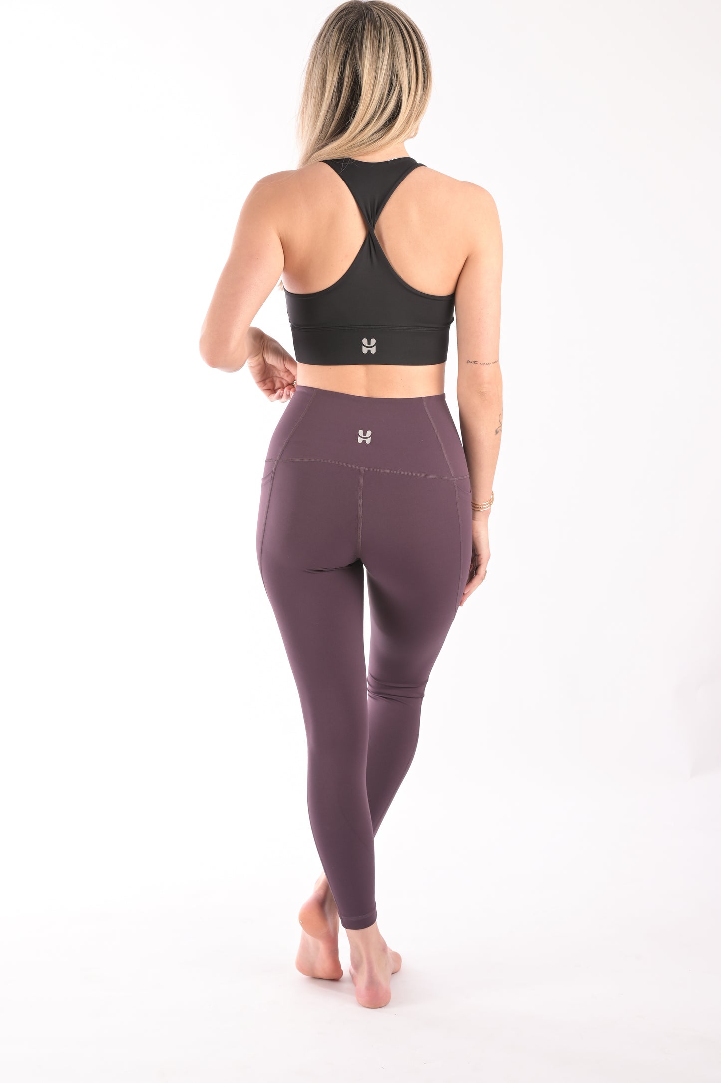 Twist Back Sports Bra - Black